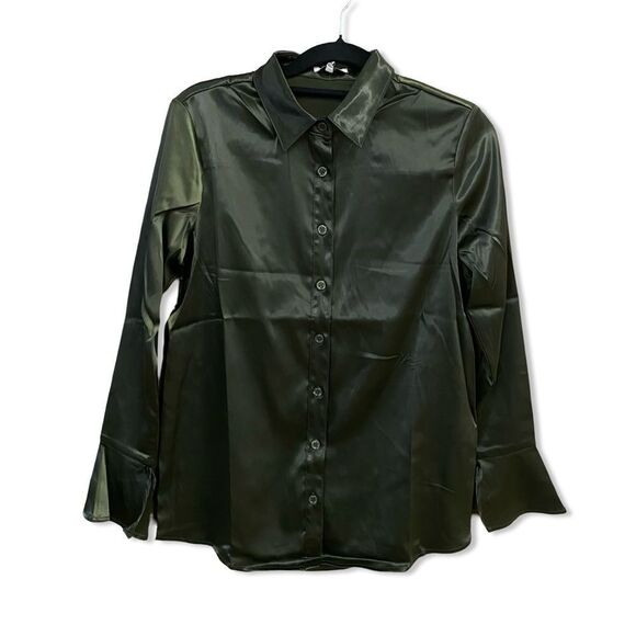NWT Remi x Revolve Serena button up satin shirt Forrest green blouse L - Picture 3 of 9